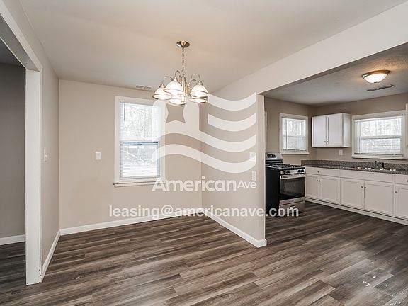 1094849_004_dining_room_14320955.jpg
