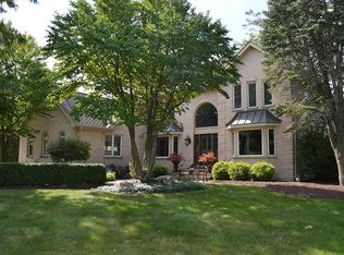 127 Boulder Dr, Lake In The Hills, IL 60156