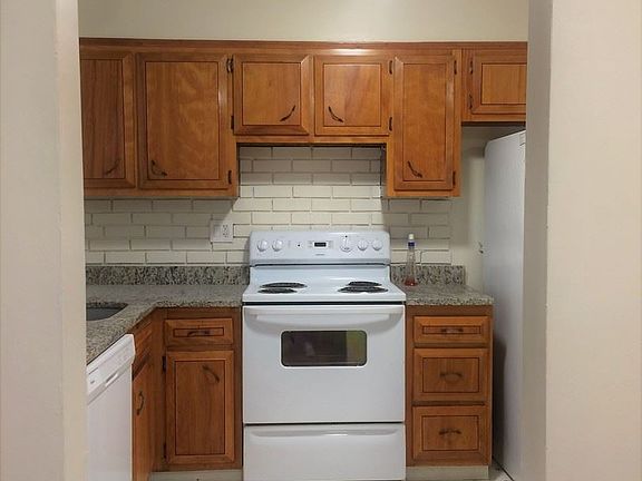 3rd image of 512 Fountain St APT A3