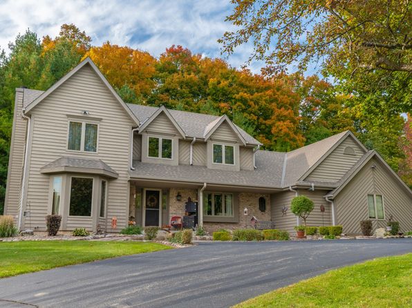 Big Cedar Lake West Bend Real Estate 7 Homes For Sale Zillow