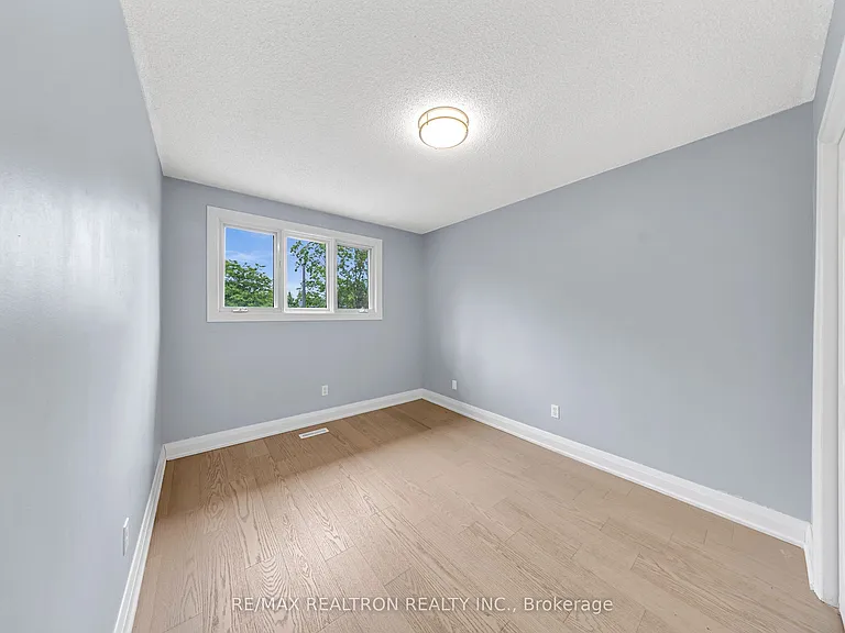 141 Hialeah Cres #UPPER — Photo 17