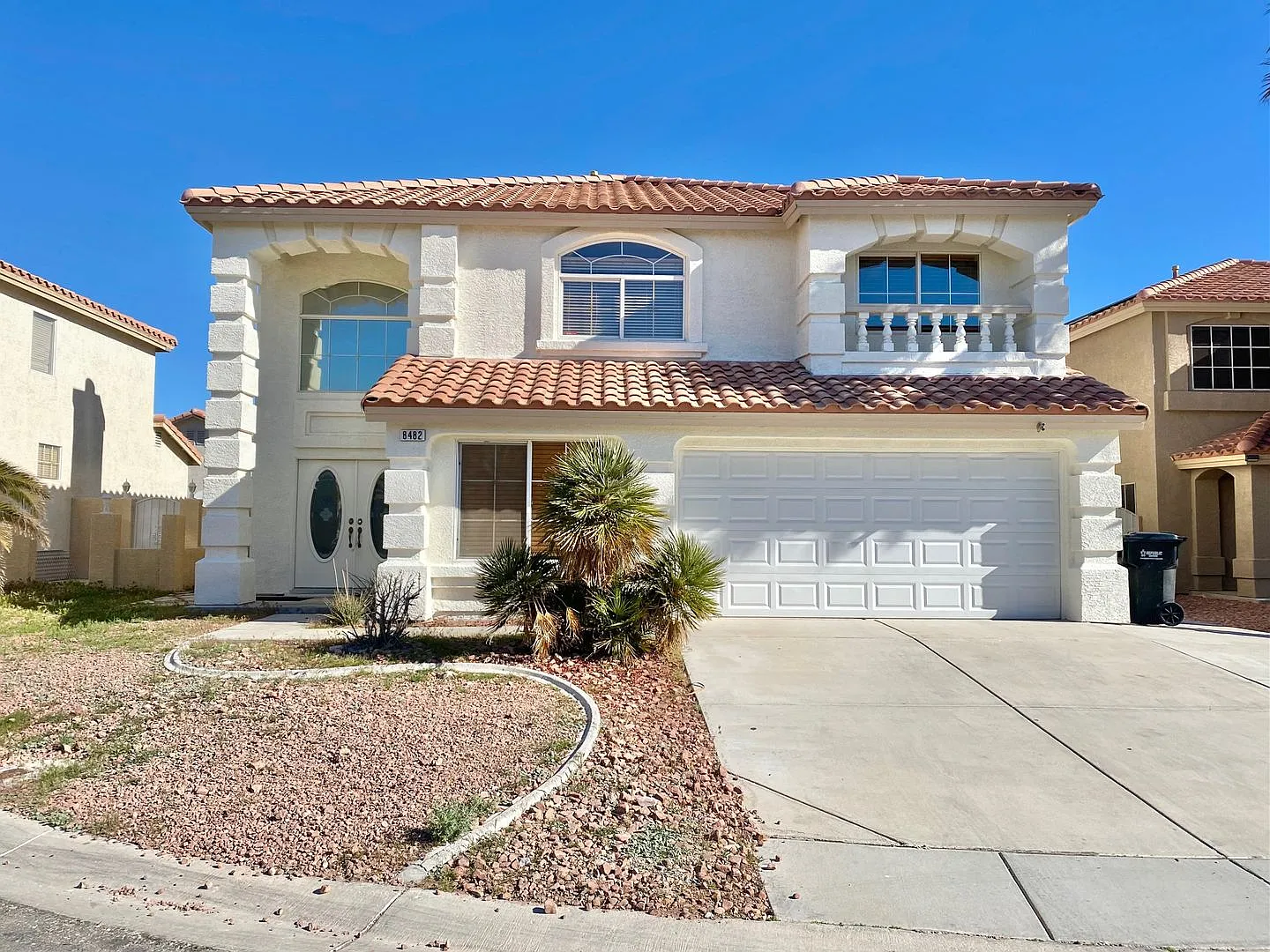 Immaculate 5 Bedroom / 2.5 Bathroom 2 Story Home W/ Pool & Spa, W/2 Car Garage — Photo 1