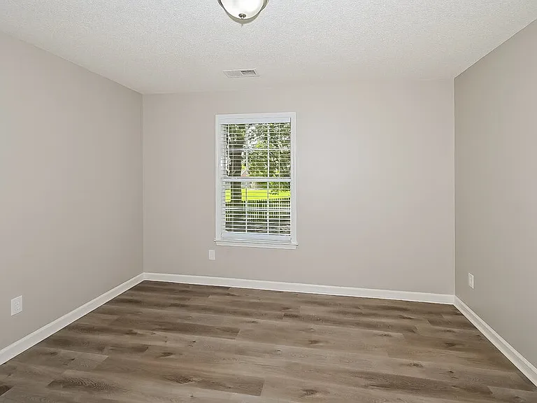5759 Michaelson Dr — Photo 13