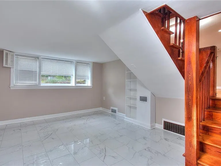 2067 Brockett Rd — Photo 14