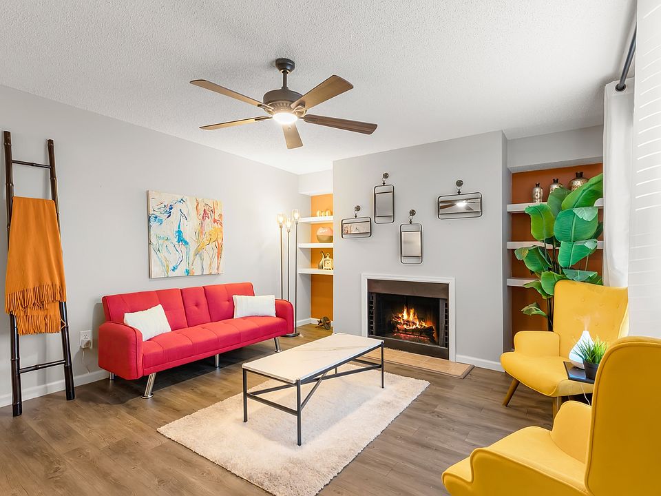 Large Living Room with Fireplace