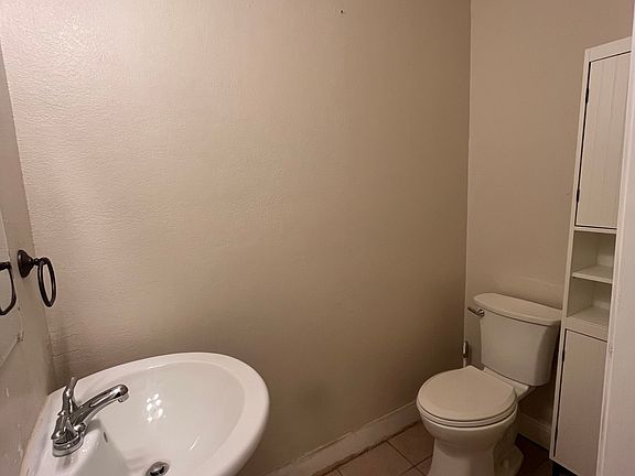 5th image of 410 E Carson St #4
