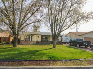 125 W Sandra Ave, Tulare, CA