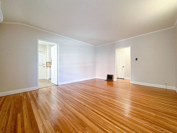 2nd image of 112 116 1/2 East Bay