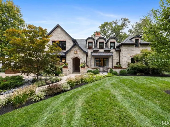 1353 Green Tree Ln, Saint Louis, MO 63122
