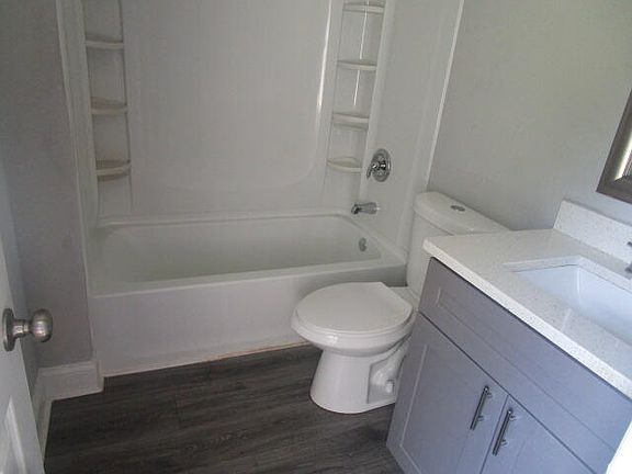 5th image of 134 Helen St