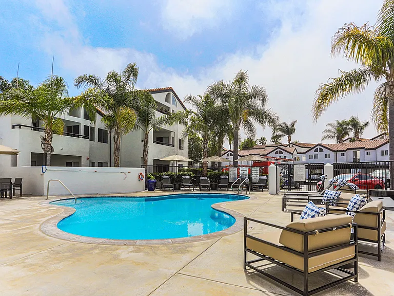 Newport Palms Apartments — Photo 17