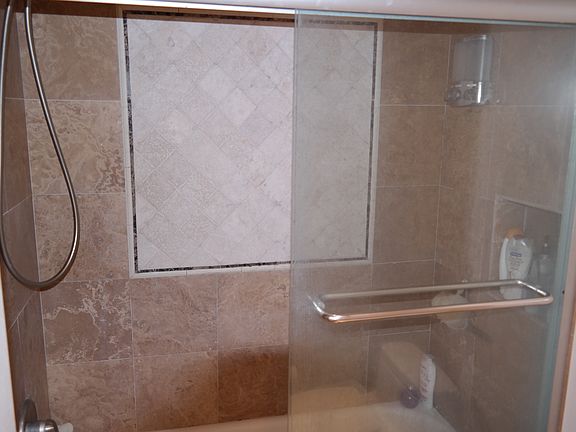 4th image of 5460 White Oak Ave Unit B102