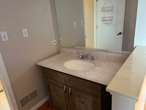 3rd image of 5960 Lake Bluff Dr #12