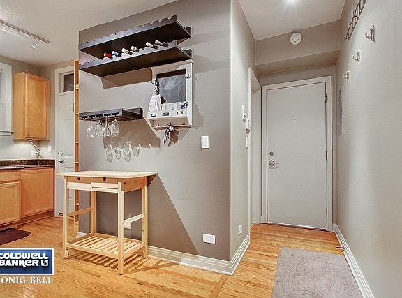 4th image of 5109 N Kenmore Ave APT 1E