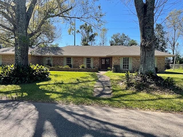 1st image of 79 Holly Dr