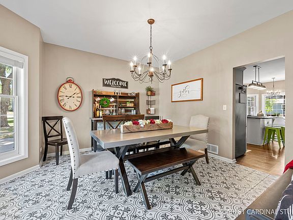 3rd image of 43 Windwood Dr
