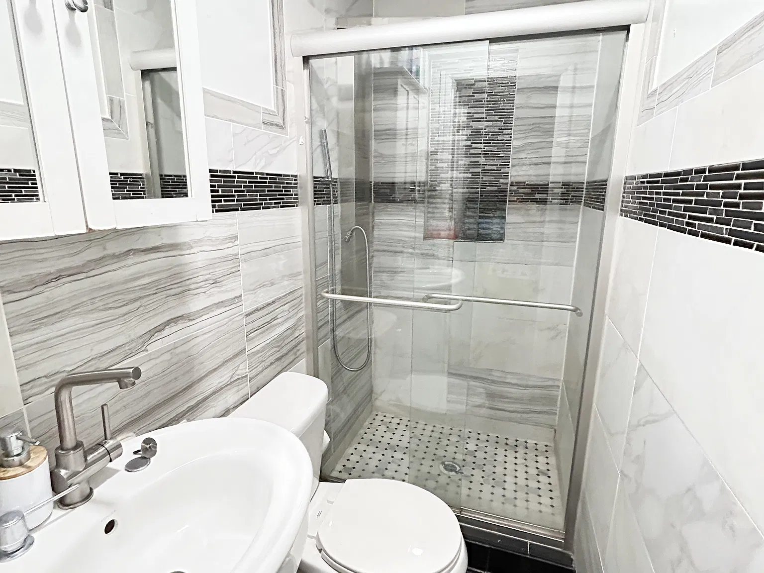5410 Ives Pl — Photo 3