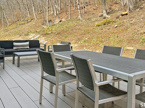 5th image of 169 Mill Rock Road