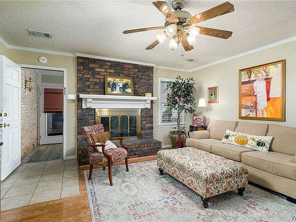 5th image of 3817 12th St E