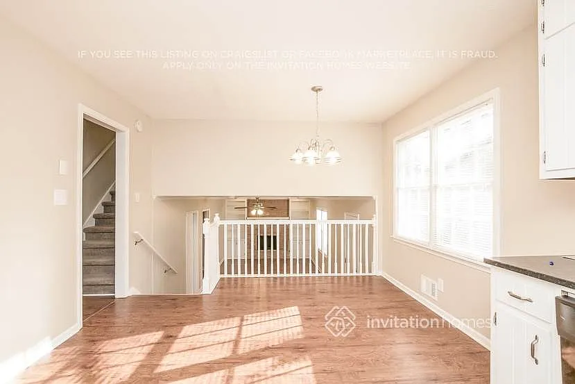 4032 Cumberland Dr Snellville, GA 30039 — Photo 2