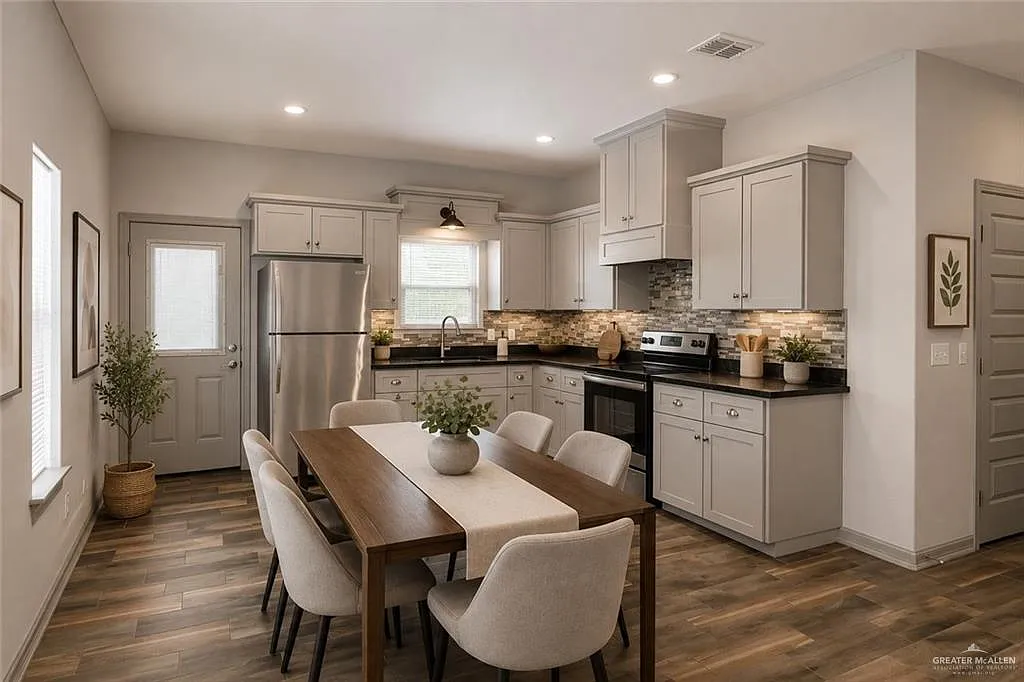 5800 Nightingale Ave — Photo 4