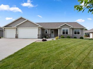 N1897 Swanee Cir, Greenville, WI 54942
