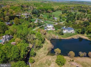 10315 Beach Mill Rd, Great Falls, VA 22066