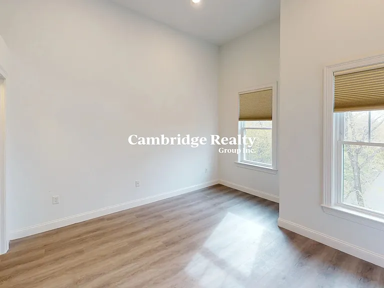 320 Middlesex Ave #T404 — Photo 8
