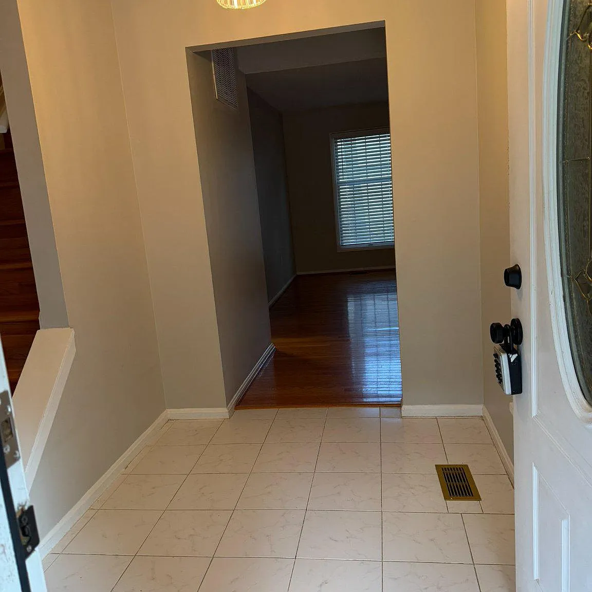 4 bed, 3.5 bath, 2652 sqft, $3,400 — Photo 2