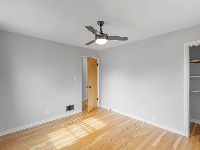 5718 Pratt St — Photo 11