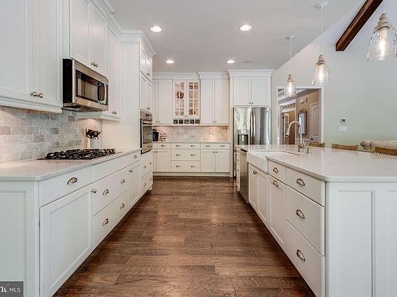 3rd image of 21899 Green Grove Ct