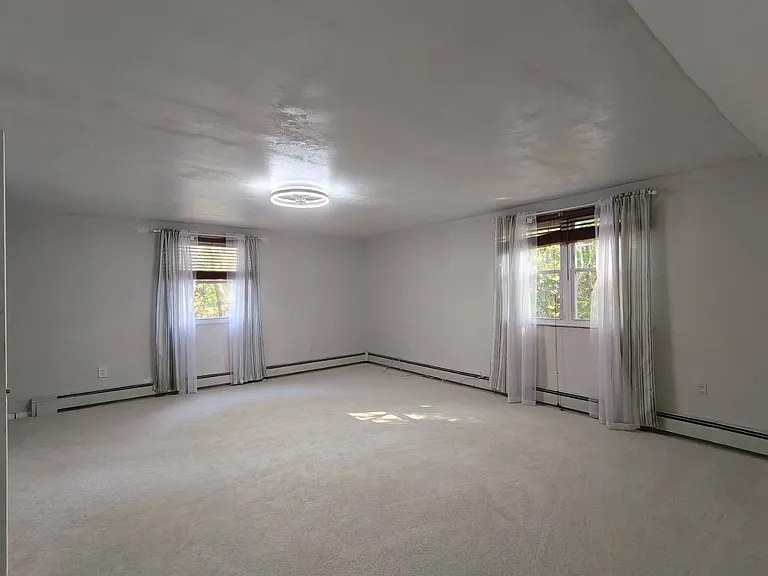 6 Howe Ct — Photo 8