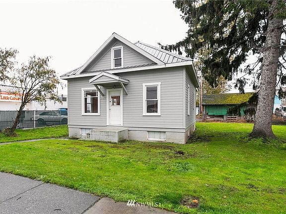 2nd image of 2057 Vista Dr