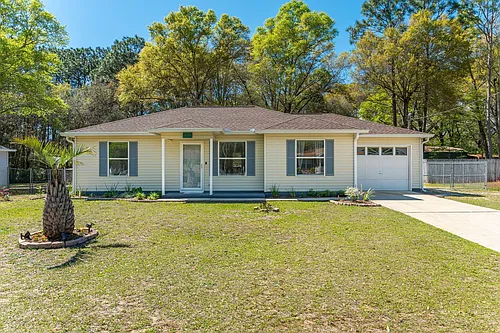 386 Brackin St Photo 1