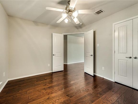 5th image of 2041 Windsong Dr