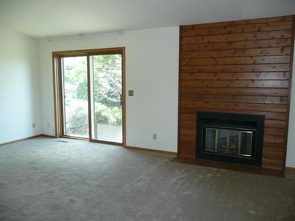 2nd image of 2834 Madison St