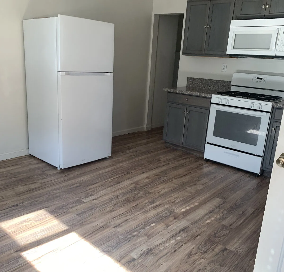 2 bed, 1.0 bath, 1127 sqft, $1,350 — Photo 4