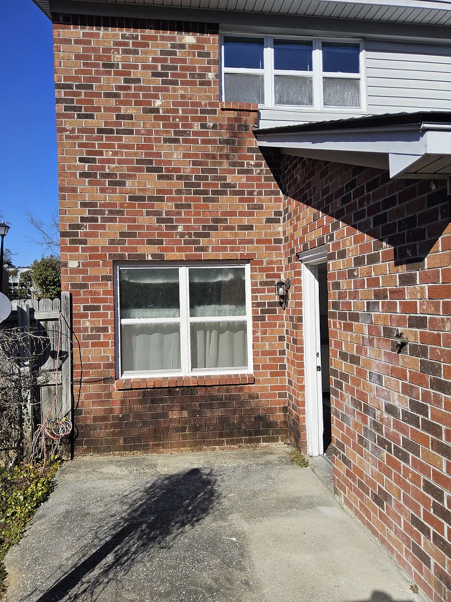 Building Photo - 519 Parkdale Dr #L