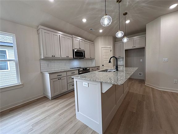 2nd image of 1728 Gerald Shay Rd