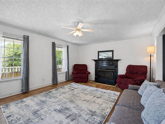 3rd image of 6212 Daybreak Dr