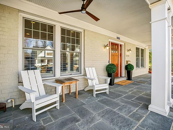 3rd image of 10237 Parkwood Dr
