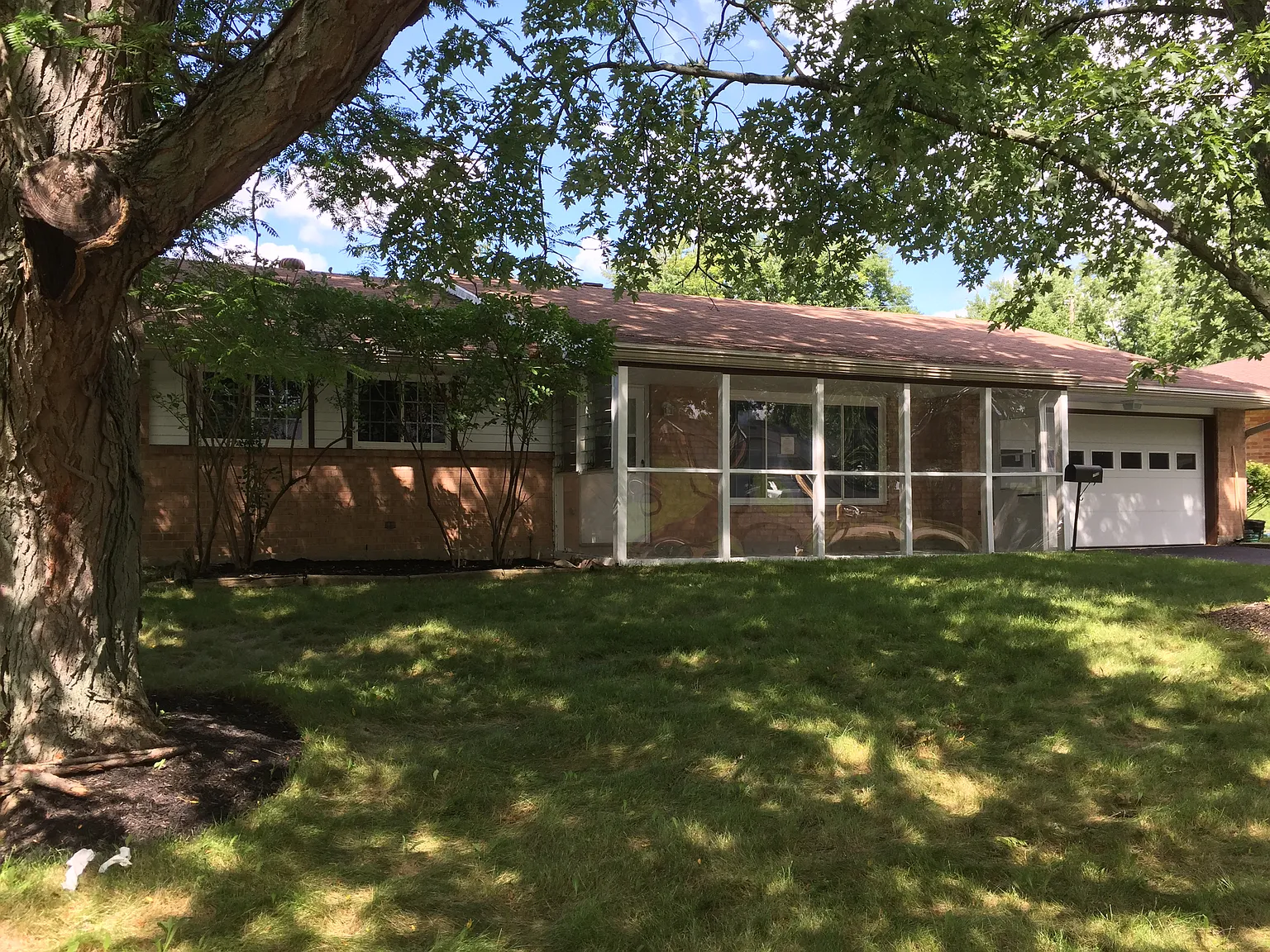 1012 Hazel Ave photo 1