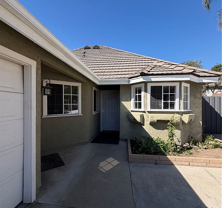 2nd image of 1993 Moonbeam Cir