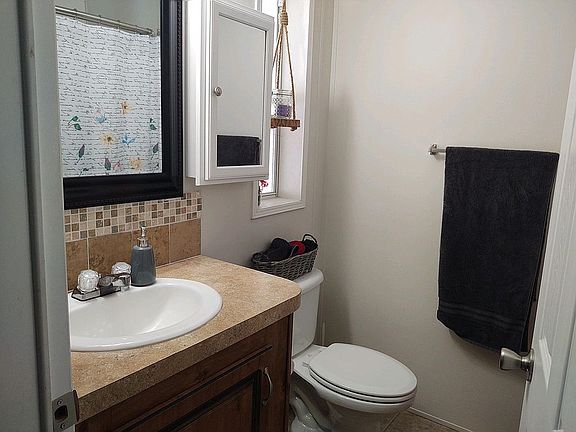 2nd image of 3721 Spinnaker Dr