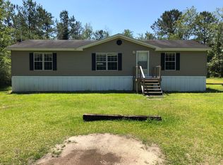 829 Frasier Cir #B, Chipley, FL 32428