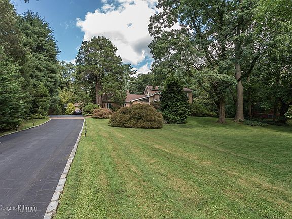 4th image of 80 Harbor Ln