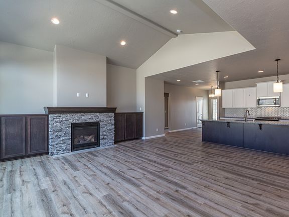 5th image of 13521 E Queen Ave