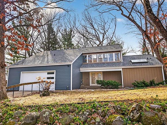 2nd image of 3009 Post Road