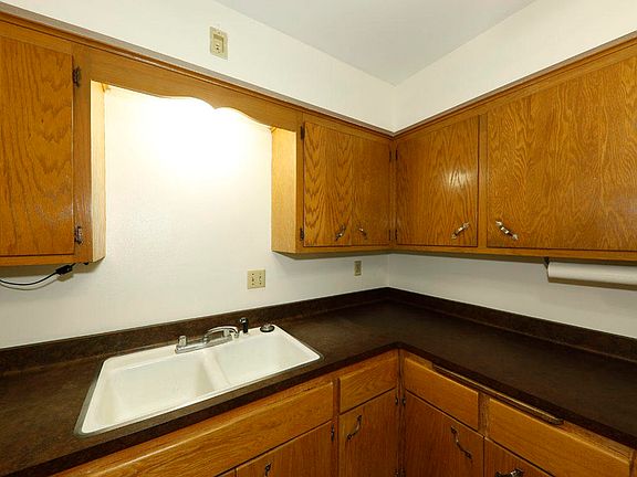 4th image of 2810 E Eaton Ln