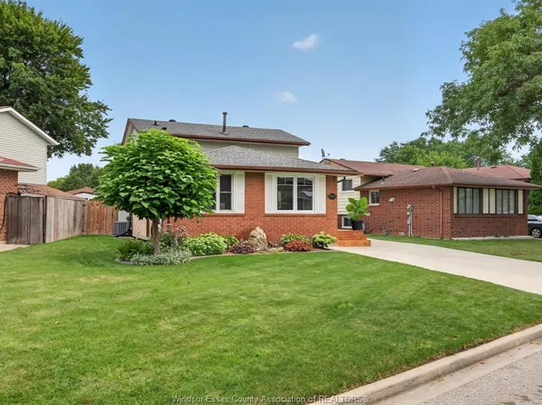 9535 Avery Ln, Windsor, ON N8R 2C1